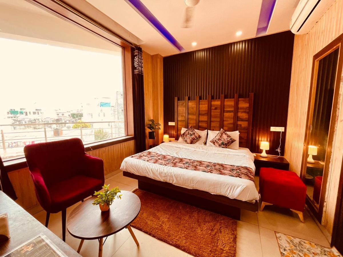 The Pearl Grand, Top Rated & Most Awarded Property In Chandigarh Hotel Zirakpur Екстериор снимка