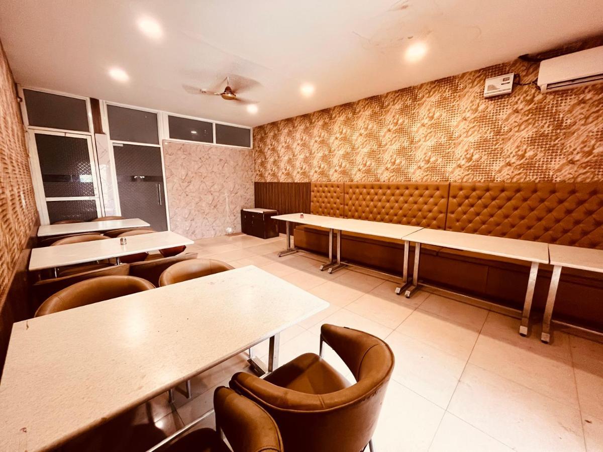 The Pearl Grand, Top Rated & Most Awarded Property In Chandigarh Hotel Zirakpur Екстериор снимка