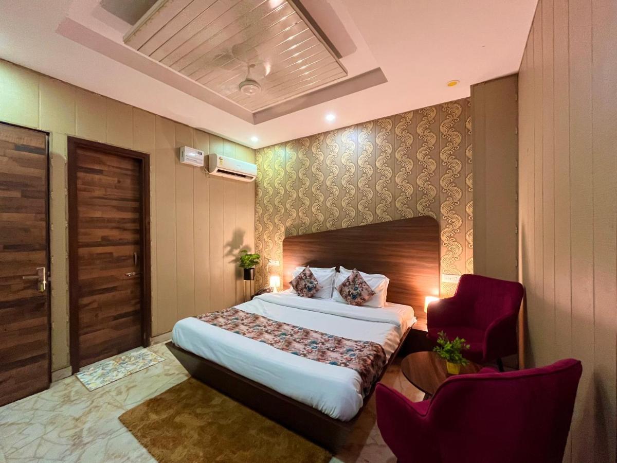 The Pearl Grand, Top Rated & Most Awarded Property In Chandigarh Hotel Zirakpur Екстериор снимка